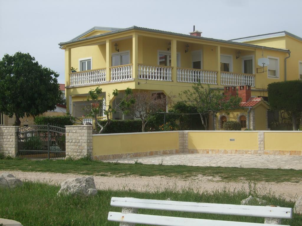Deby Beach House วีร์ ภายนอก รูปภาพ